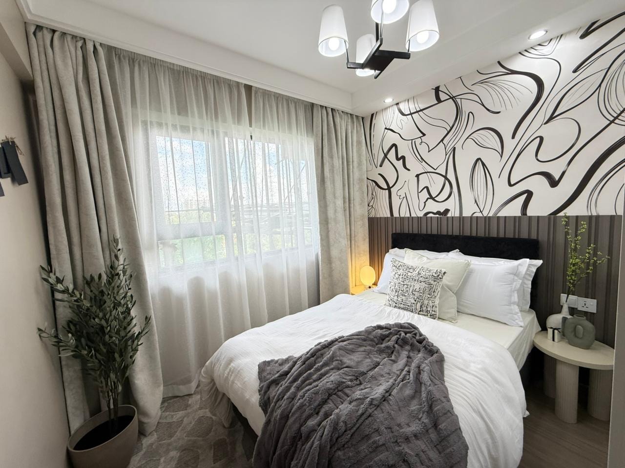 2 Bedroom Apartment with a DSQ For Sale along Lantana Road