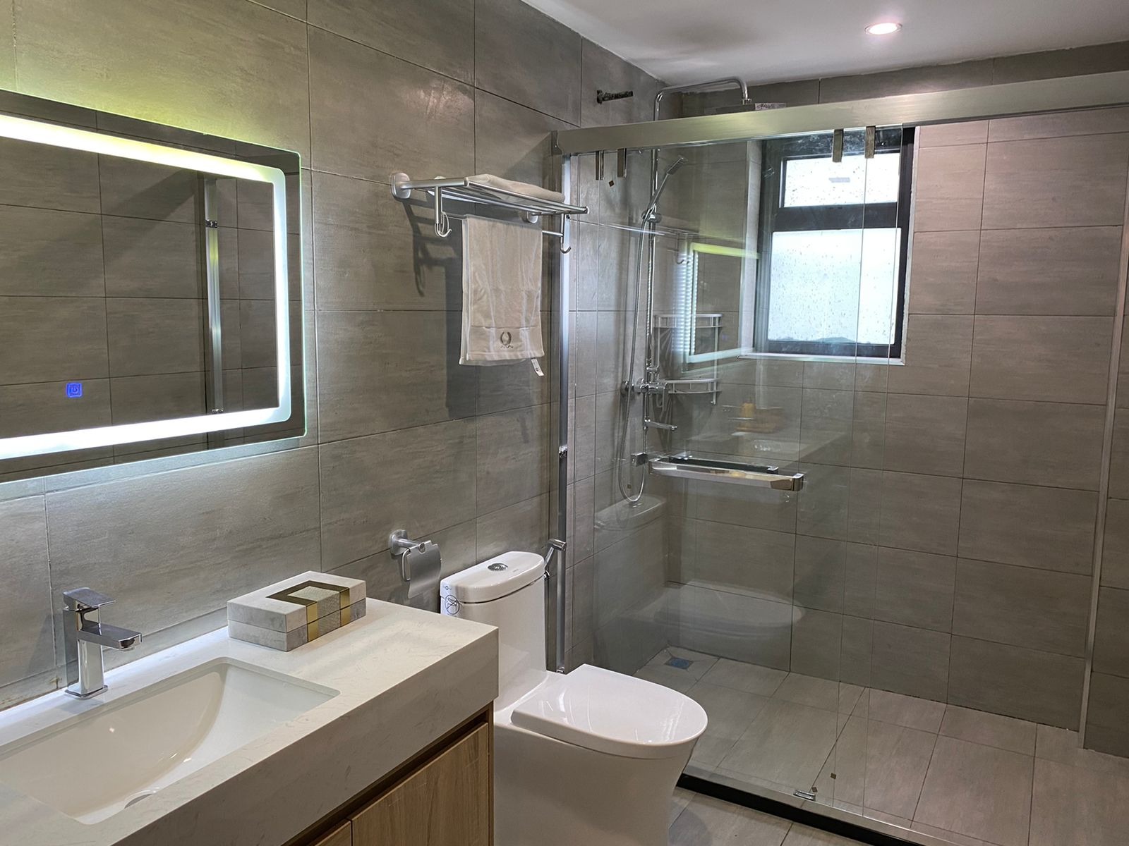 2 Bedroom Apartments For Sale on Riverside